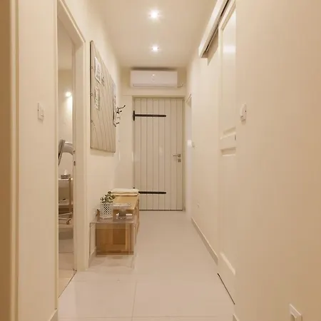 Apartman With Parking Space - 24136 *