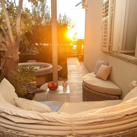 With Parking Spaces - 24136 Šibenik