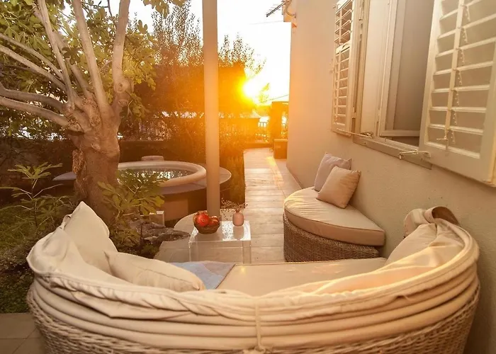 With Parking Spaces - 24136 Šibenik