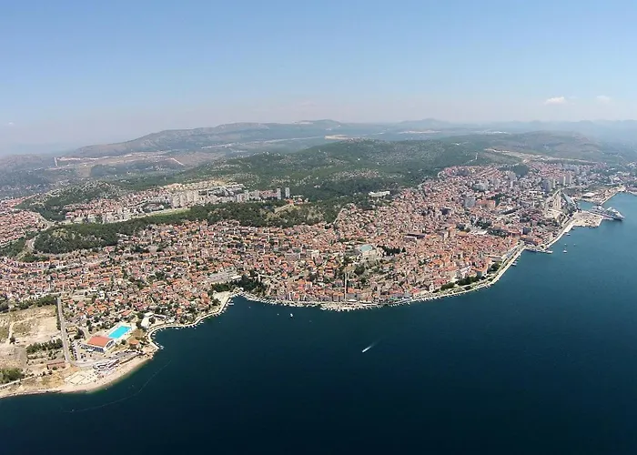 Apartman With Parking Spaces - 24136 *